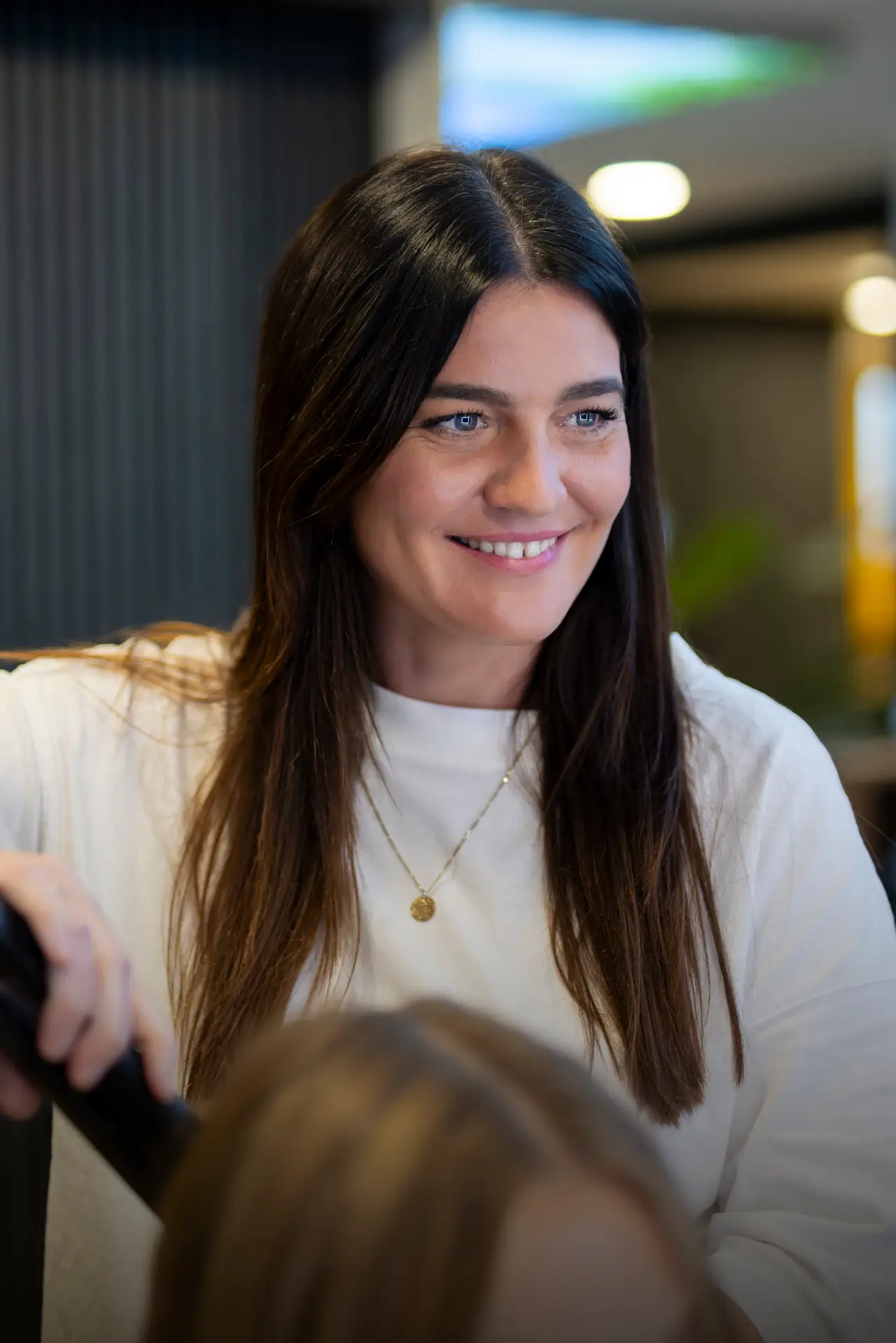 Janina Friseur Erding – Ihre Styling-Expertin im Team von Salon Haarem.