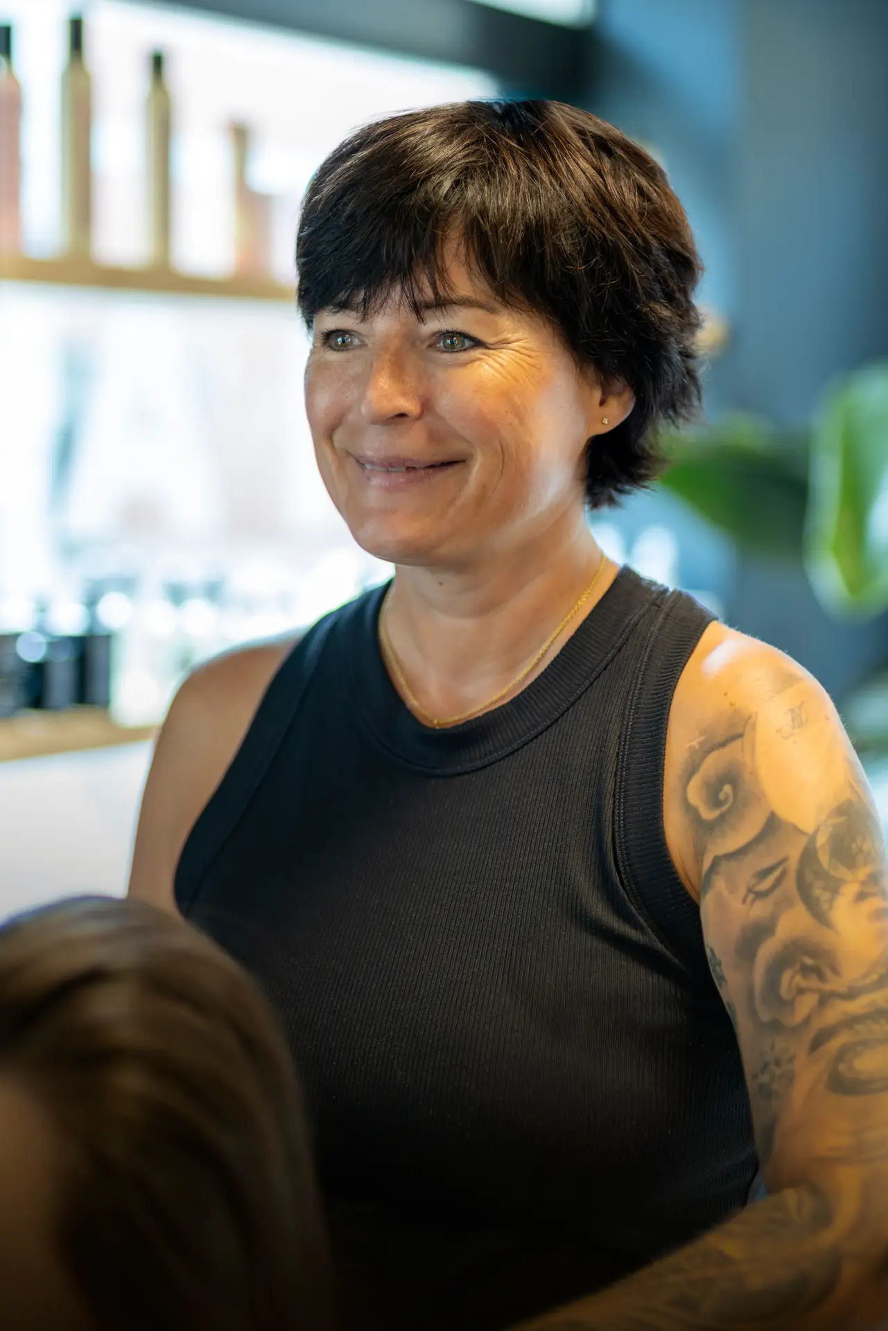 Nicole Friseur Erding – Erfahrene Master-Stylistin im Salon Haarem.
