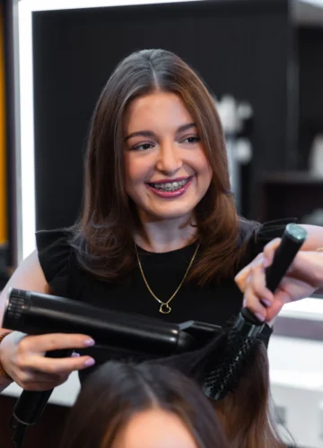 Theresa Friseur Erding – Jungstylist im Salon Haarem Erding