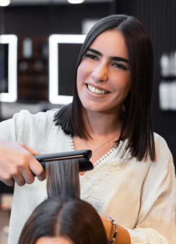 Juliane Nachwuchs-Assistenz bei Friseur Haarem Erding
